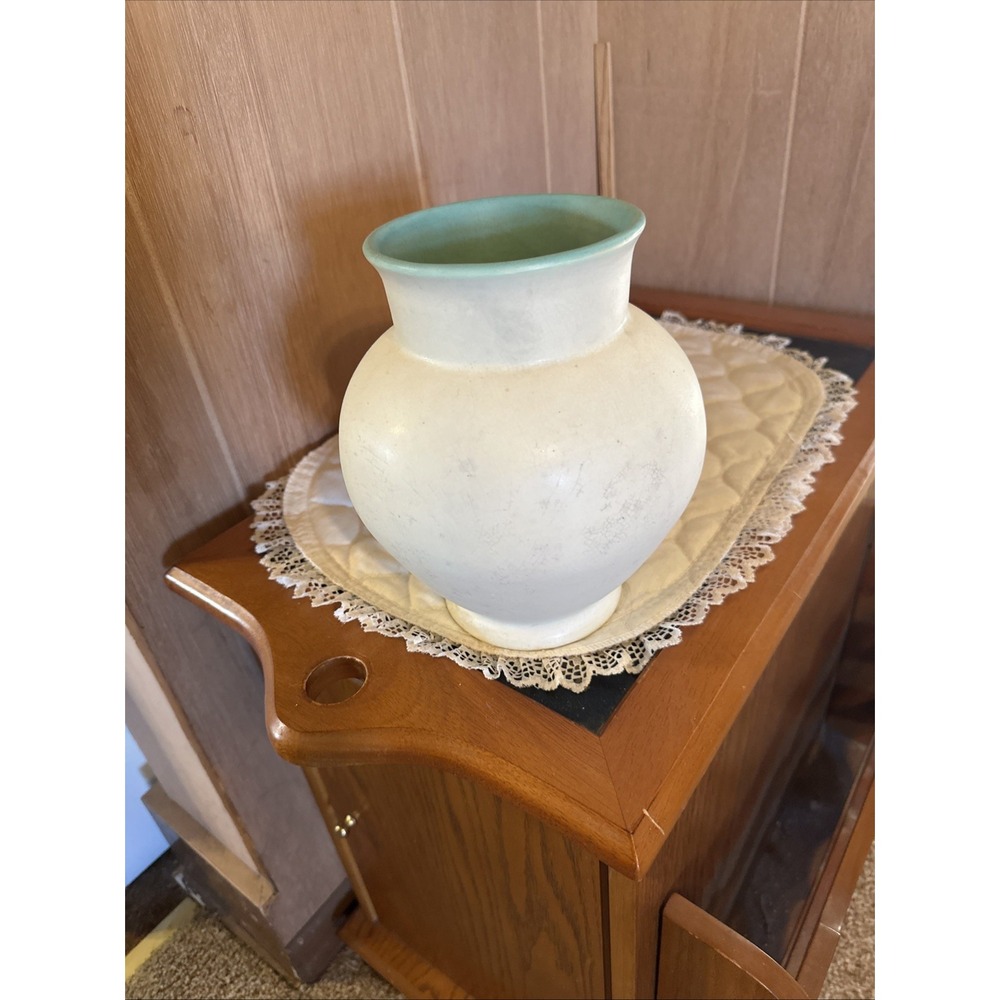 Coors pottery vase 8”‎ tall